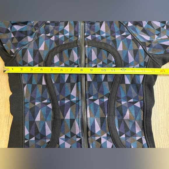 Lululemon Scuba Hoodie, Stained Glass Love Nightfall Size 2 - Picture 7 of 10